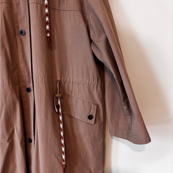 Indi & Cold LONG CAPE TRENCHCOAT in mocha - Picture 3 of 11